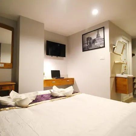 L Hotel